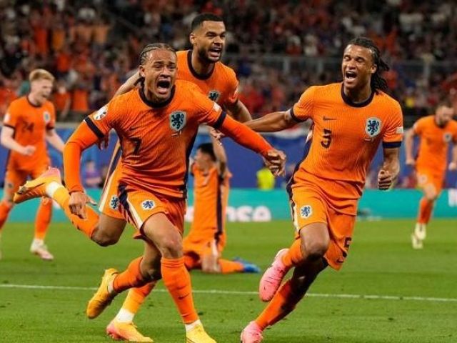 Romania (World #47) vs Oranje at Café the Plaza